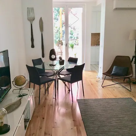 Appartamento Whome Modern 1-bed With Ac & Private Terrace Lisbona